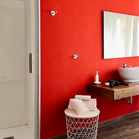 ゲストハウス Carrales ヌーオロ